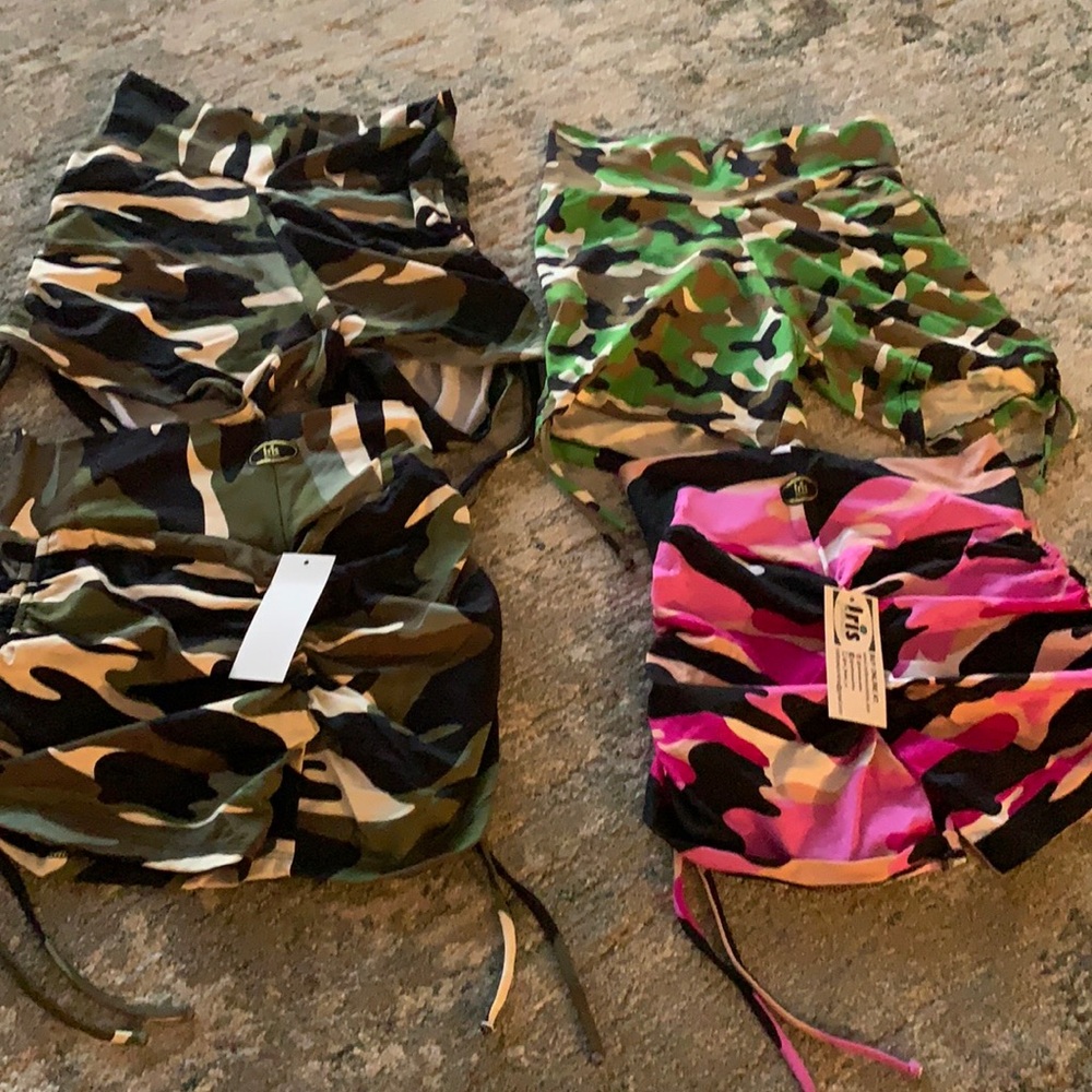Iris fitness m shorts. Size SMALL…. SELLING SEPARATELY